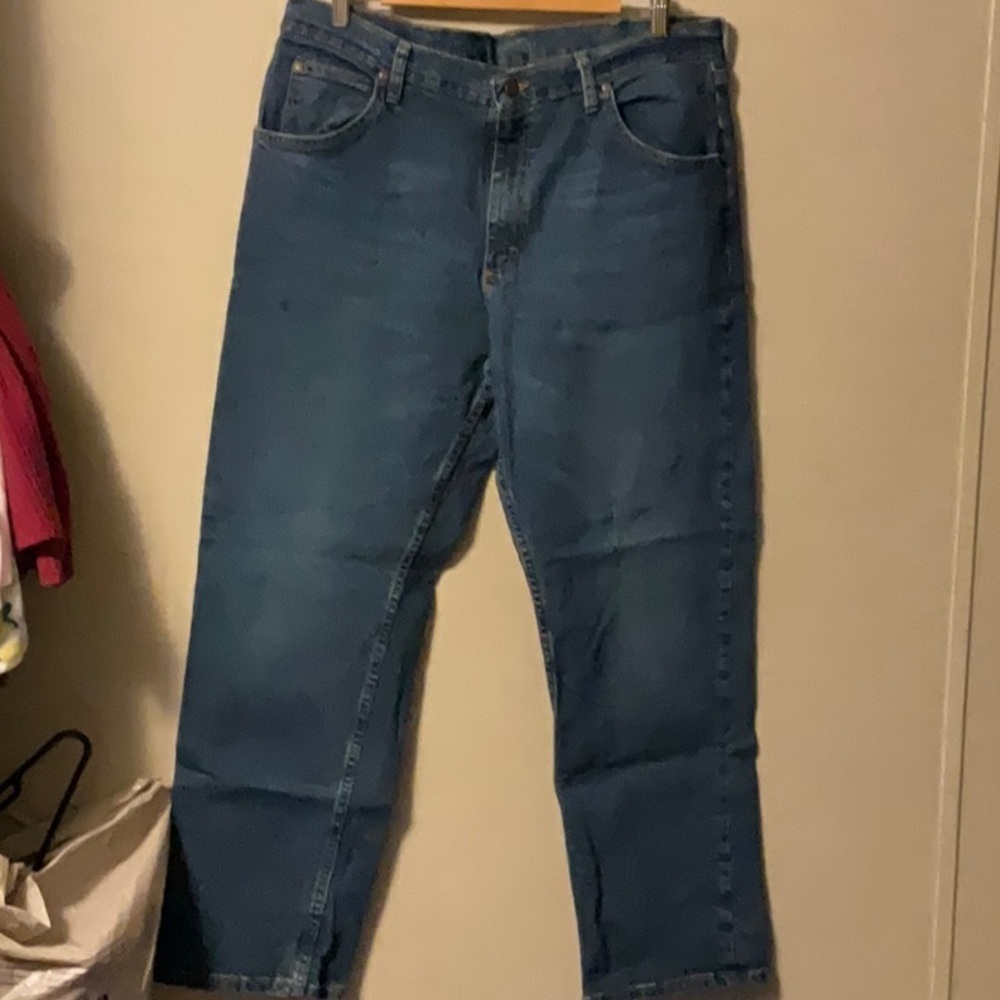 Wrangler Relaxed Fit Blue Jeans